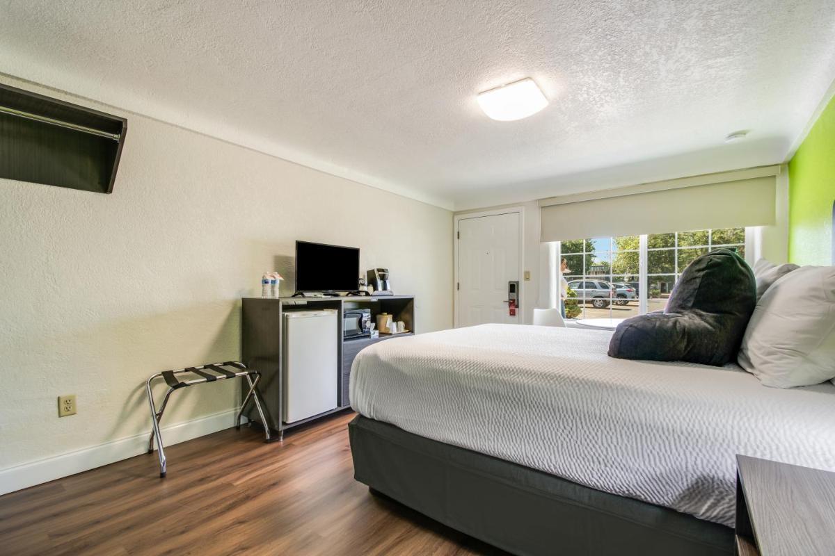 Popular attractions Area Nearby Property